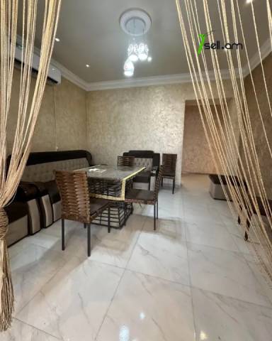 Երկու հարկանի քարե տուն Նոր Արեշի 22-րդ փողոցում Էրեբունիում, 140 քմ, 2 սանհանգույց