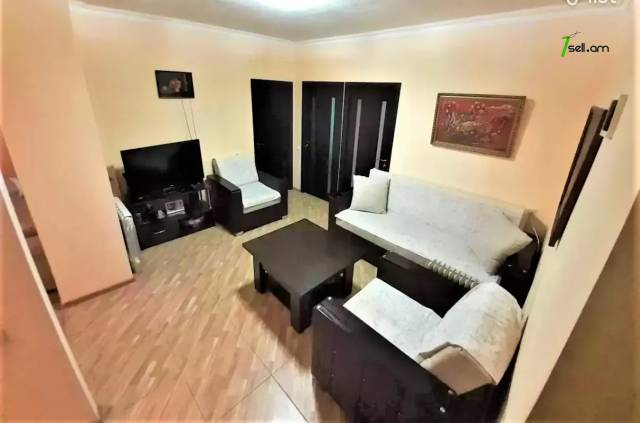 3 սենյականոց բնակարան Էրեբունիում, 82 ք.մ., 2/5 հարկ, կապիտալ վերանորոգված, քարե շենք