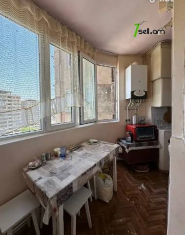 3 սենյականոց բնակարան Բաշինջաղյան փողոցում, 65 քմ, 10/16 հարկ, մի քանի պատշգամբ