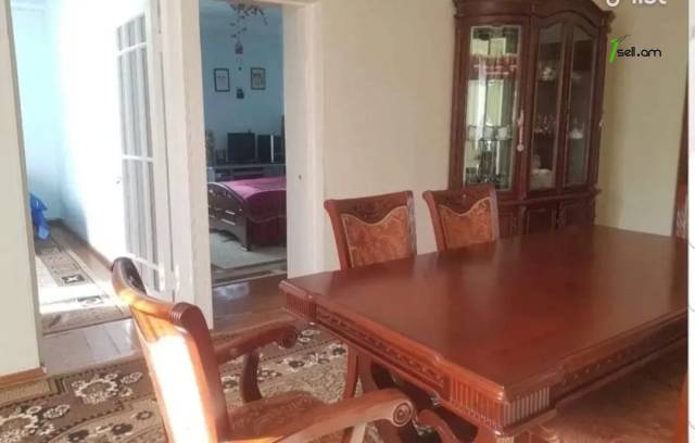 Երկու հարկանի քարե տուն, Մաշտոցի 10-րդ նրբանցք Օշականում, 260 քմ, 2 սանհանգույց