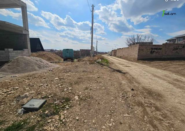 Հողատարածք բնակելի շինությունների համար Զովունիում, 500 ք.մ.