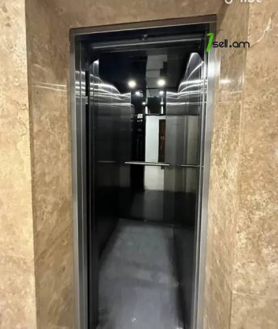 4 սենյականոց բնակարան նորակառույց շենքում Գրիբոյեդով փողոցում, 121 քմ, 14/16 հարկ, 2 սանհանգույց