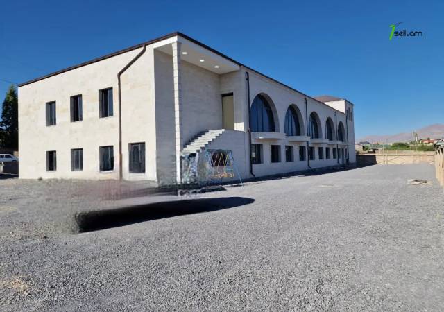 Բազմաֆունկցիոնալ գույք, Թբիլիսյան խճուղի Քանաքեռ Զեյթունում, 2000 ք.մ.