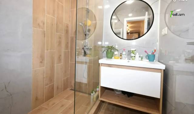 3 սենյականոց բնակարան Խաղաղ Դոնի փողոցում, 73 ք.մ., 3/9 հարկ, եվրովերանորոգված