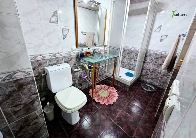 4 սենյականոց բնակարան Վարդանանց փողոցում, 140 ք.մ., 2 սանհանգույց, 5/10 հարկ, կապիտալ վերանորոգված