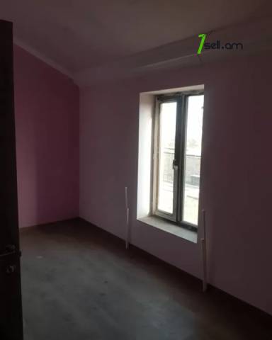 Երկու հարկանի տուն Կենտրոնական փողոցում Մասիսում, 350 ք.մ., 2 սանհանգույց, եվրովերանորոգված