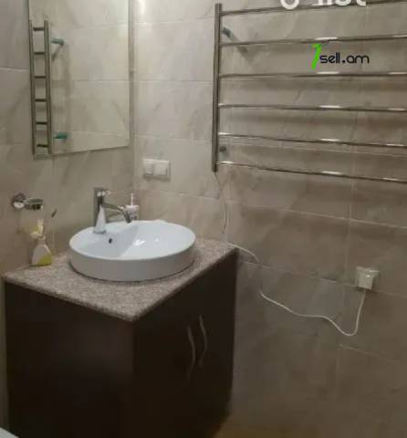 2 սենյականոց բնակարան նորակառույց շենքում Փավստոս Բուզանդի փողոցում, 48 ք.մ., բարձր առաստաղներ