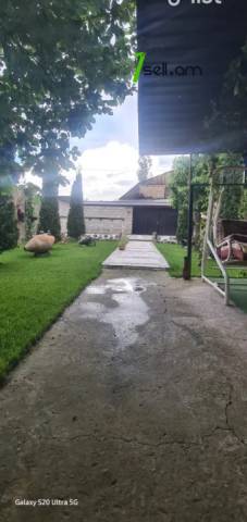 Մեկ հարկանի տուն, 8-րդ փողոց 3-րդ նրբանցք Արզնիում, 110 քմ, 2 սանհանգույց, կապիտալ վերանորոգված