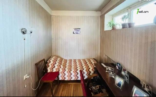 4 սենյականոց բնակարան Բաշինջաղյան փողոցում, 96 ք.մ., քարե շենք