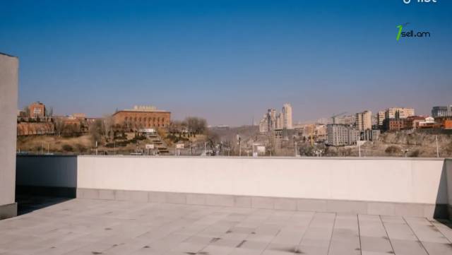 Բազմաֆունկցիոնալ գույք Ոսկերիչների փողոցում կենտրոնում, 150 քմ