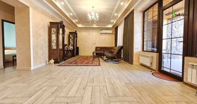 Մեկ հարկանի քարե տուն 20-րդ փողոցում Այնթապում, 900 քմ, կապիտալ վերանորոգված