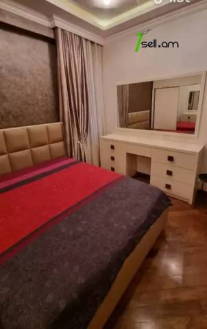 3 սենյականոց բնակարան նորակառույց շենքում Նիկողայոս Ադոնցի փողոցում, 90 ք.մ., բարձր առաստաղներ