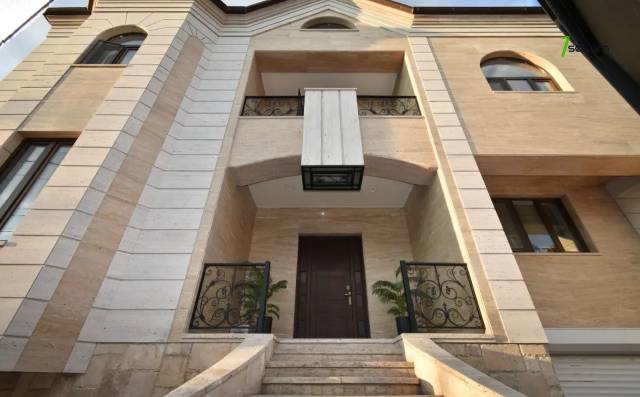 Երկու հարկանի քարե տուն, Նոյ թաղամաս Մալաթիա Սեբաստիայում, 1020 ք.մ., 3+ սանհանգույց