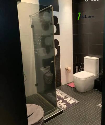 Ընդարձակ 3 սենյականոց բնակարան նորակառույց շենքում Դերենիկ Դեմիրճյան փողոցում, 202 քմ