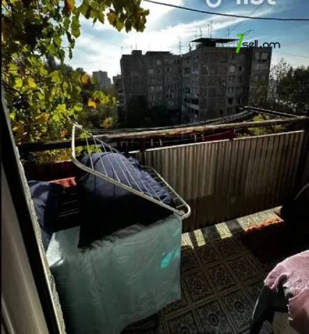 3 սենյականոց բնակարան Մոլդովական փողոցում, 82 ք.մ., կապիտալ վերանորոգված, քարե շենք