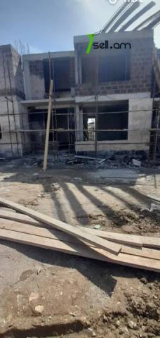 Երկու հարկանի թաունհաուզ Մհեր Մկրտչյանի 3-րդ փողոցում Առինջում, 186 ք.մ., 2 սանհանգույց