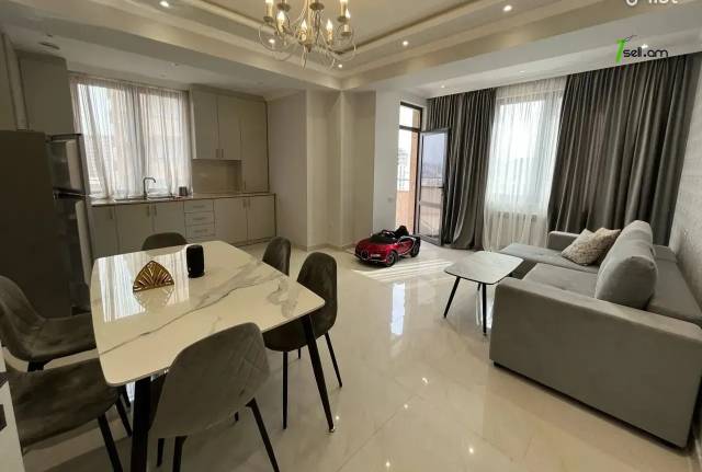 3 սենյականոց բնակարան նորակառույց շենքում Հովսեփ Արղության փողոցում, 80 ք.մ., բարձր առաստաղներ