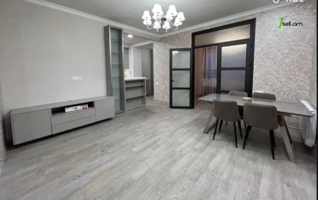 3 սենյականոց բնակարան Չարենցի փողոցում, 75 ք.մ., բարձր առաստաղներ, 2/5 հարկ