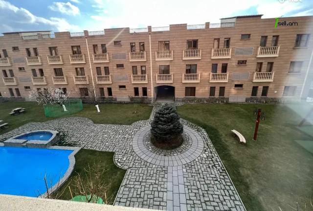 4 սենյականոց բնակարան նորակառույց շենքում Վերին Անտառային փողոցում, 150 ք.մ., 2 սանհանգույց