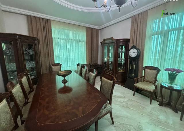 Երկու հարկանի քարե տուն Նվեր Սաֆարյան փողոցում Ավանում, 167 քմ, 3+ սանհանգույց