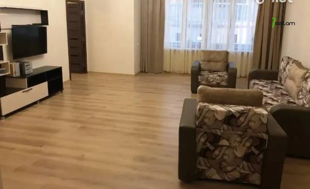 Երկու հարկանի քարե տուն, Գ-1 թաղամաս Աջափնյակում, 250 ք.մ., 2 սանհանգույց, կապիտալ վերանորոգված