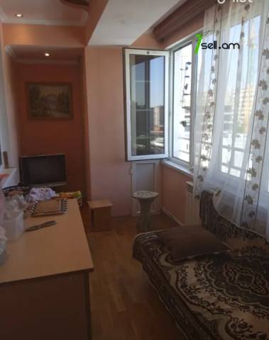 4 սենյականոց բնակարան Զորավար Անդրանիկի փողոցում, 84 ք.մ., 10/14 հարկ, կապիտալ վերանորոգված