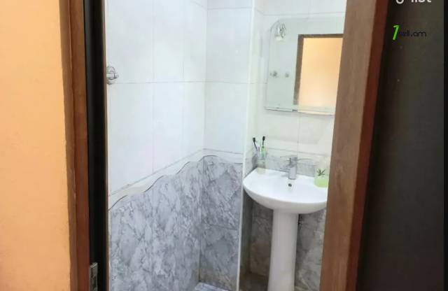 3 սենյականոց բնակարան նորակառույց շենքում Լենինգրադյան փողոցում, 85 ք.մ., եվրովերանորոգված