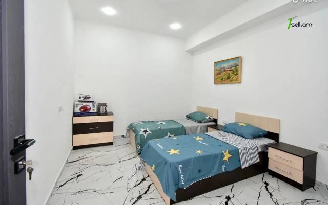 4 սենյականոց բնակարան նորակառույց շենքում, Paronyan St, 135 ք.մ., 2 սանհանգույց, բարձր առաստաղներ
