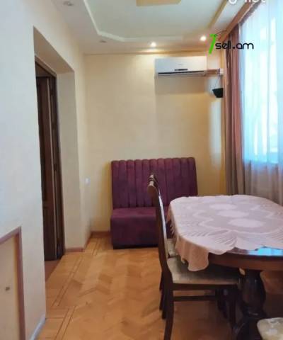 3 սենյականոց բնակարան Դավիթ Բեկի փողոցում, 80 ք.մ., նախավերջին հարկ, եվրովերանորոգված, քարե շենք