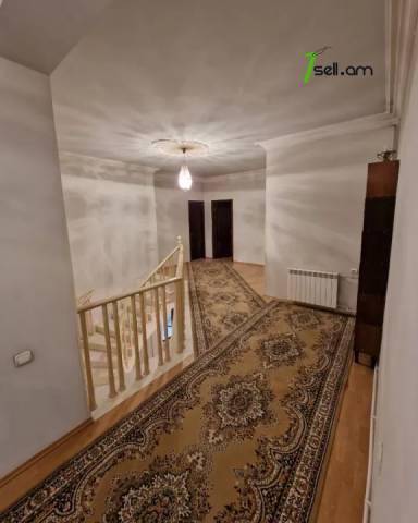 Բազմաֆունկցիոնալ գույք Պարոնյան փողոցում կենտրոնում, 280 ք.մ.