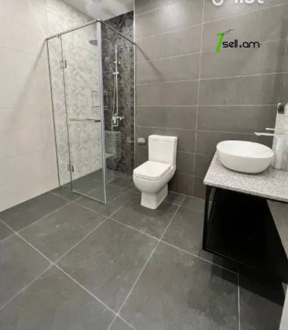 Երեք հարկանի քարե թաունհաուզ, Duryan District Ավանում, 400 ք.մ., 3+ սանհանգույց