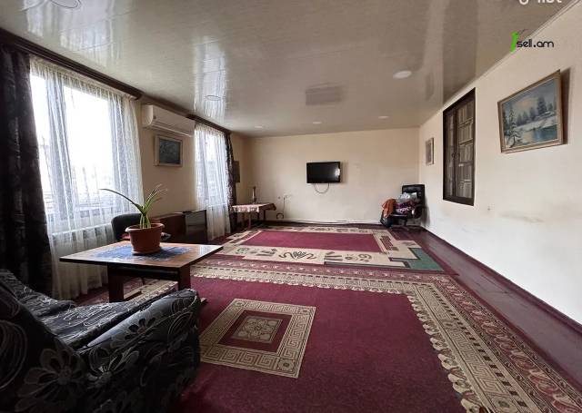 Երկու հարկանի քարե տուն Ներքին Շենգավիթ 9-րդ փողոցում Շենգավիթում, 185 ք.մ., 2 սանհանգույց