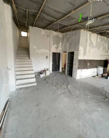 3 սենյականոց բնակարան նորակառույց շենքում Քեռու փողոցում, 115 ք.մ., բարձր առաստաղներ