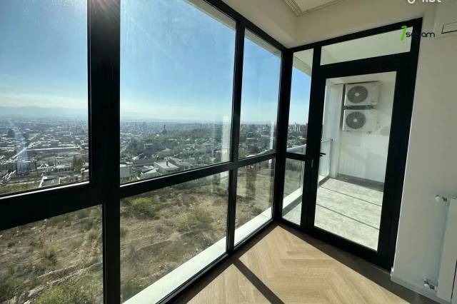 4 սենյականոց բնակարան նորակառույց շենքում Կարապետ Ուլնեցու փողոցում, 133 ք.մ., 9/16 հարկ