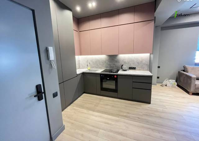 3 սենյականոց բնակարան նորակառույց շենքում Կոմիտասի պողոտայում, 65 ք.մ., 10/15 հարկ, բարձր առաստաղներ