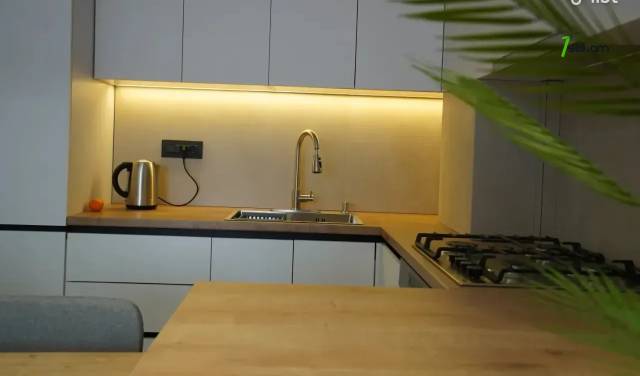 3 սենյականոց բնակարան նորակառույց շենքում Ֆուչիկի փողոցում, 65 քմ, նախավերջին հարկ, 2 սանհանգույց