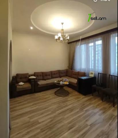 3 սենյականոց բնակարան Կոմիտասի պողոտայում, 78 ք.մ., 4/7 հարկ, կապիտալ վերանորոգված, քարե շենք