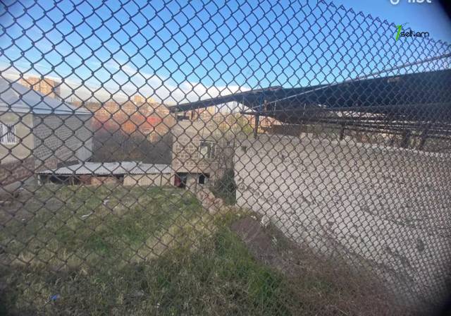 Հողատարածք բնակելի շինությունների համար Քանաքեռ Զեյթունում, 800 քմ