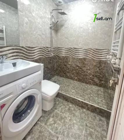 2 սենյականոց բնակարան, Vagharsh Vagharshyan street, 33 ք.մ., կապիտալ վերանորոգված, քարե շենք