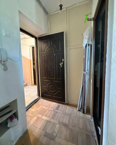 1 սենյականոց բնակարան Զաքյան փողոցում, 36 ք.մ., 3/5 հարկ, կապիտալ վերանորոգված, քարե շենք