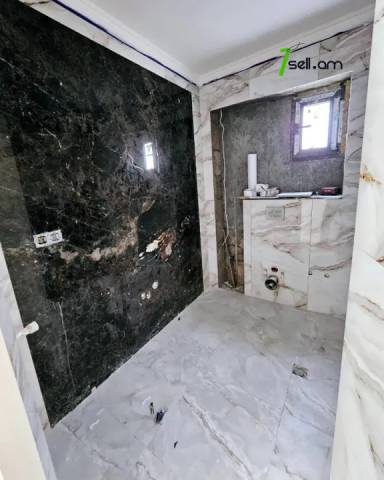 Երեք հարկանի քարե տուն Գևորգ Վարդանյան փողոցում Արաբկիրում, 1660 քմ, 3+ սանհանգույց