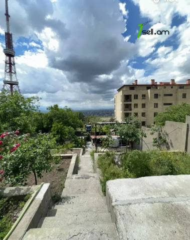 Երկու հարկանի քարե տուն Գևորգ Հովսեփյանի փողոցում Նորք Մարաշում, 282 քմ, 2 սանհանգույց