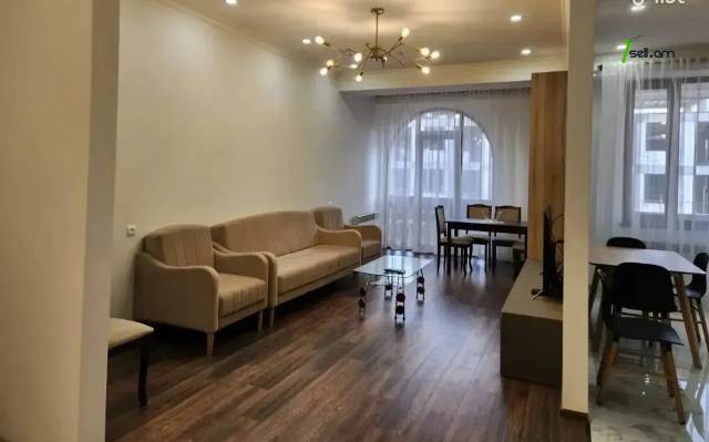 4 սենյականոց բնակարան նորակառույց շենքում Ադոնցի փողոցում, 125 ք.մ., 2 սանհանգույց, բարձր առաստաղներ