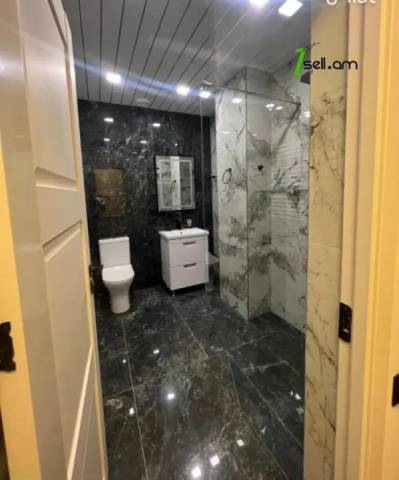 2 սենյականոց բնակարան նորակառույց շենքում Վերին Անտառային փողոցում, 70 քմ, 3/12 հարկ