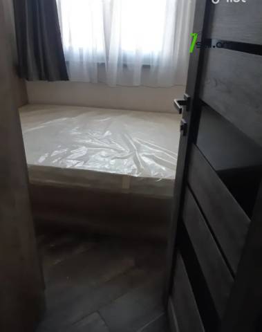 2 սենյականոց բնակարան Աբովյան փողոցում, 42 ք.մ., բարձր առաստաղներ, 2/5 հարկ, կապիտալ վերանորոգված