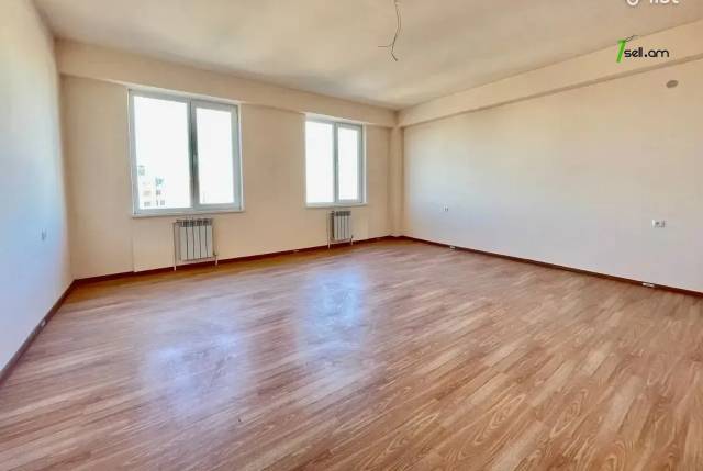 2 սենյականոց բնակարան նորակառույց շենքում Շինարարների փողոցում, 70 քմ, 11/14 հարկ