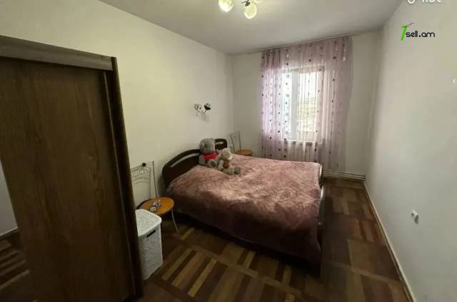 2 սենյականոց բնակարան, Մելիք Մելիքյան փողոցի նրբանցք, 65 քմ, 5/9 հարկ, կոսմետիկ վերանորոգում