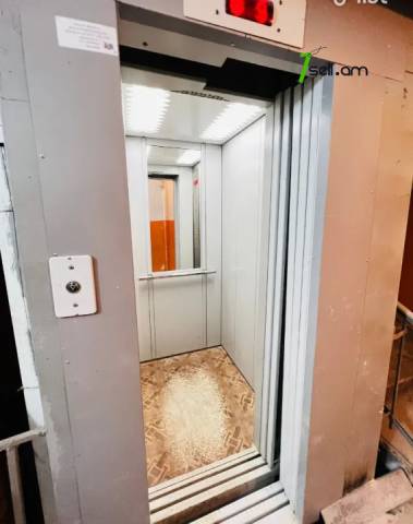 2 սենյականոց բնակարան Արամ Խաչատրյան փողոցում, 49 քմ, 9/13 հարկ, եվրովերանորոգված