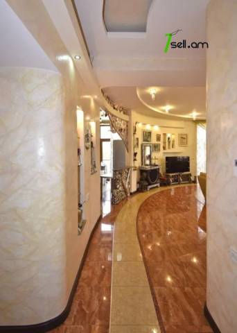 4 սենյականոց բնակարան Թումանյան փողոցում, 135 ք.մ., 3/5 հարկ, 2 սանհանգույց, բարձր առաստաղներ