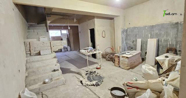 Երկու հարկանի քարե թաունհաուզ Արտաշես Շահինյան փողոցում Ավանում, 348 ք.մ., 2 սանհանգույց